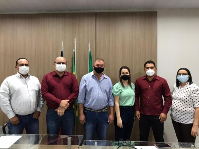 Em ato restrito, Câmara de Santo André dá posse ao suplente de vereador, Assis Benjamin